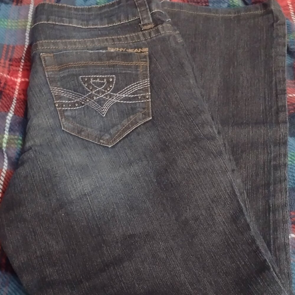 DKNY straight leg mid rise dark wash embroidered pocket size 6